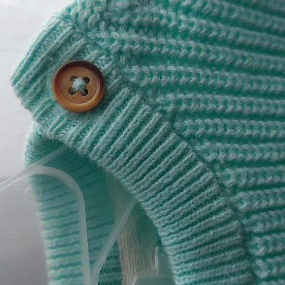 Cat And Jack boy sweater set, size 6-9M - Picture 3 of 8